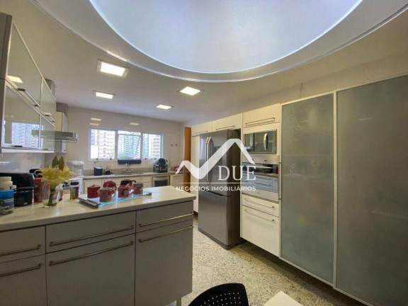 Imagem Apartamento com 3 Quartos à Venda, 227 m² em Embaré - Santos