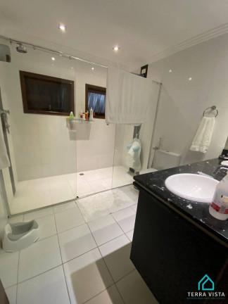 Imagem Casa com 4 Quartos à Venda, 260 m² em Centro - Taubaté Imagem Casa com 4 Quartos à Venda, 260 m² em Centro - Taubaté