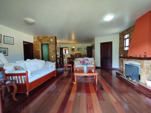 Imagem Casa com 4 Quartos à Venda, 312 m² em Golfe - Teresópolis