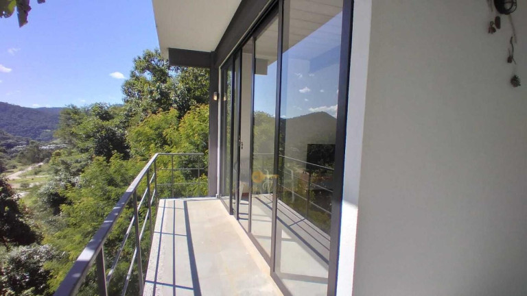 Imagem Casa com 3 Quartos à Venda, 300 m² em Vargem Grande - Teresópolis