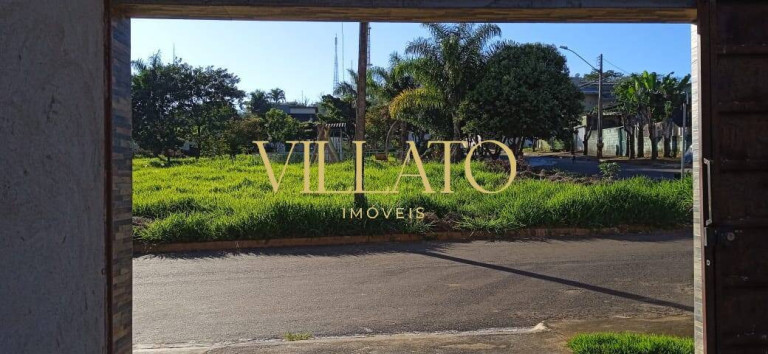 Imagem Casa com 4 Quartos à Venda, 232 m² em Residencial Petrópolis - Goiânia Imagem Casa com 4 Quartos à Venda, 232 m² em Residencial Petrópolis - Goiânia