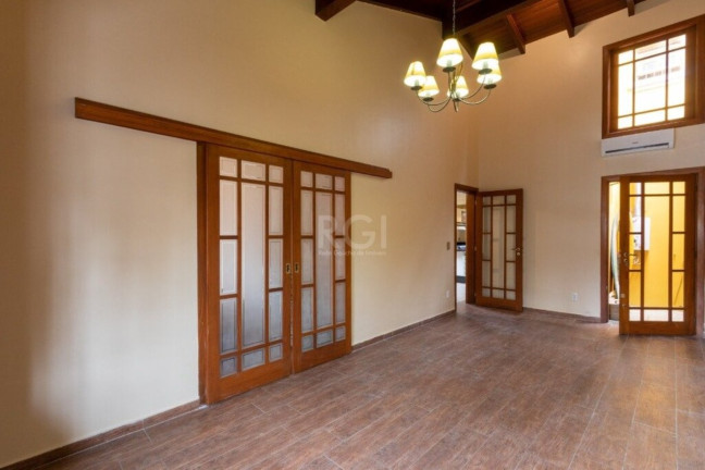 Imagem Imóvel com 3 Quartos à Venda,  em Cristal - Porto Alegre