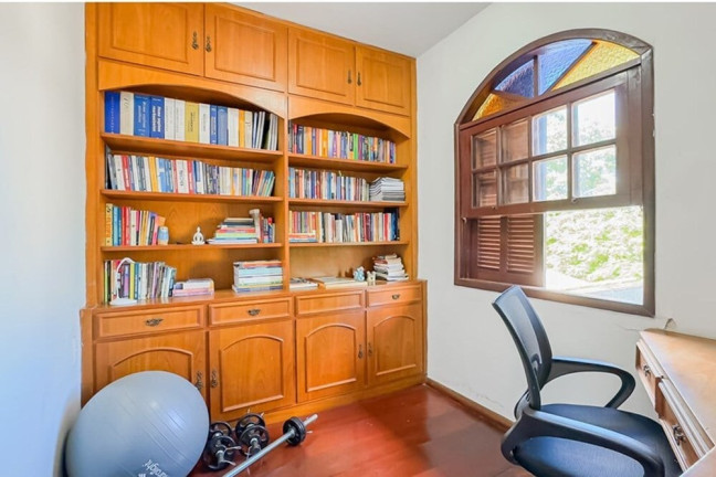 Imagem Casa com 5 Quartos à Venda, 208 m² em Parque Dos Maias - Porto Alegre