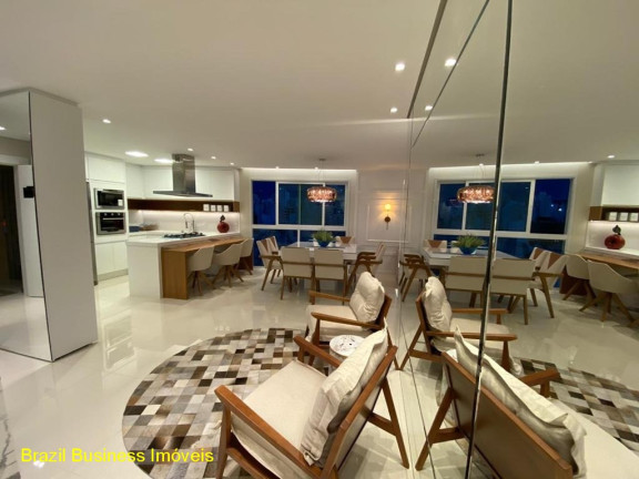 Imagem Imóvel com 3 Quartos à Venda, 127 m² em Centro - Balneário Camboriú