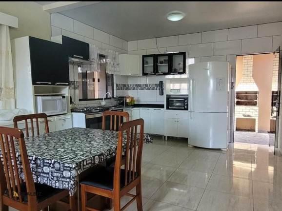 Imagem Casa com 2 Quartos à Venda, 1.098 m² em Fazenda Da Armação - Governador Celso Ramos
