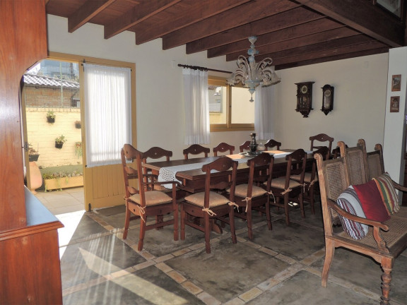 Imagem Casa com 4 Quartos à Venda, 355 m² em Centro - Garopaba