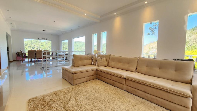 Imagem Casa com 4 Quartos à Venda, 223 m² em Albuquerque - Teresópolis
