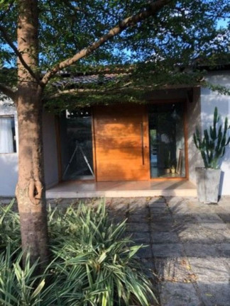 Imagem Casa com 4 Quartos à Venda, 250 m² em Estrada Do Coco - Lauro De Freitas Imagem Casa com 4 Quartos à Venda, 250 m² em Estrada Do Coco - Lauro De Freitas