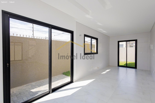 Imagem Casa com 3 Quartos à Venda, 119 m² em Hauer - Curitiba Imagem Casa com 3 Quartos à Venda, 119 m² em Hauer - Curitiba