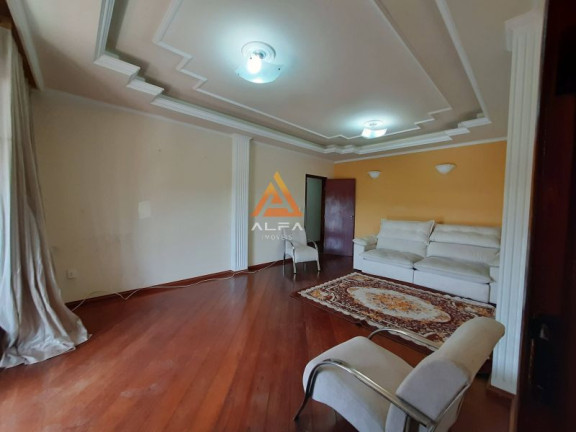 Imagem Casa com 4 Quartos à Venda, 380 m²