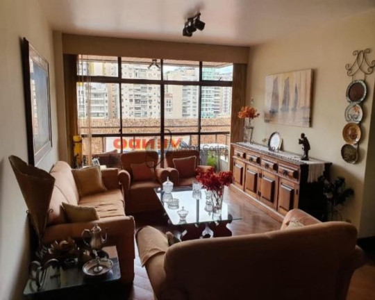 Imagem Imóvel com 3 Quartos à Venda, 180 m² em Icaraí - Niterói Imagem Imóvel com 3 Quartos à Venda, 180 m² em Icaraí - Niterói