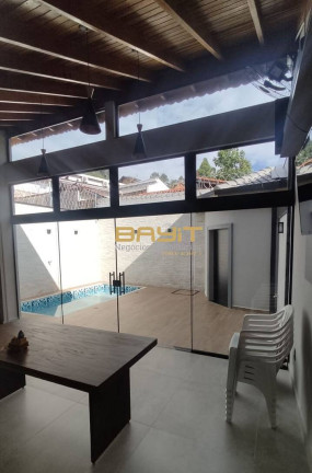 Casa com 3 Quartos à Venda, 211 m² em Jardim Santa Adelaide - Jundiaí