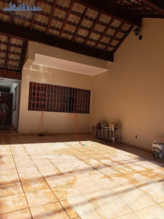 Imagem Casa com 3 Quartos para Alugar, em Santa Luzia - Bragança Paulista Imagem Casa com 3 Quartos para Alugar, em Santa Luzia - Bragança Paulista