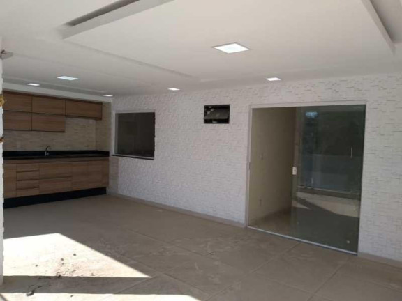 Imagem Casa com 4 Quartos à Venda, em Campo Grande - Rio De Janeiro Imagem Casa com 4 Quartos à Venda, em Campo Grande - Rio De Janeiro