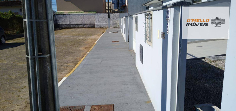 Imagem Casa com 2 Quartos à Venda ou Locação, 70 m² em Fundos - Biguaçu Imagem Casa com 2 Quartos à Venda ou Locação, 70 m² em Fundos - Biguaçu