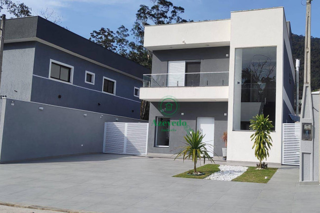 Imagem Sobrado com 3 Quartos à Venda, 230 m² em Mar Verde Ii - Caraguatatuba Imagem Sobrado com 3 Quartos à Venda, 230 m² em Mar Verde Ii - Caraguatatuba
