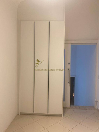 Imagem Casa com 4 Quartos à Venda, 360 m² em Alphaville - Santana De Parnaíba Imagem Casa com 4 Quartos à Venda, 360 m² em Alphaville - Santana De Parnaíba