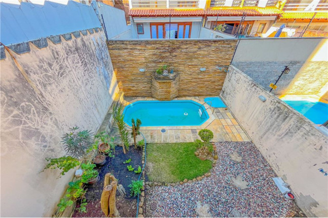 Imagem Casa com 3 Quartos à Venda, em Jardim Itu - Porto Alegre Imagem Casa com 3 Quartos à Venda, em Jardim Itu - Porto Alegre