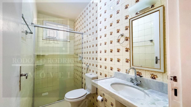 Imagem Casa com 3 Quartos à Venda, 210 m² Imagem Casa com 3 Quartos à Venda, 210 m²
