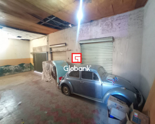 Imagem Casa com 5 Quartos à Venda, 200 m² em Centro - Montes Claros Imagem Casa com 5 Quartos à Venda, 200 m² em Centro - Montes Claros