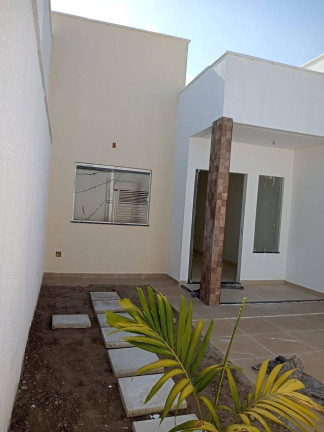 Casa com 2 Quartos à Venda,  em Feira De Santana