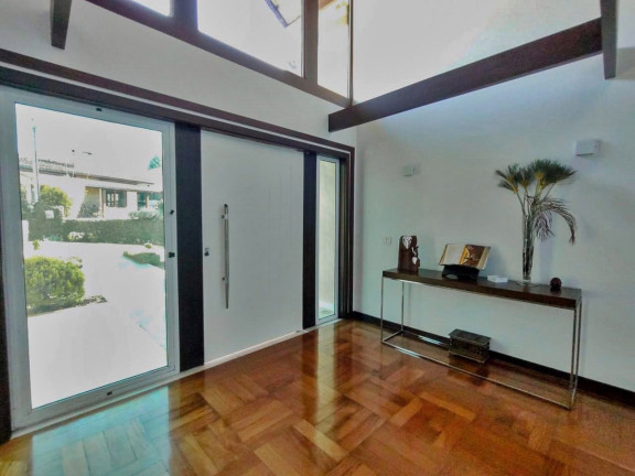 Imagem Casa com 4 Quartos à Venda, 285 m² em Várzea - Teresópolis