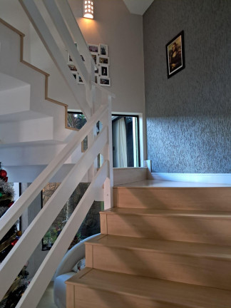 Imagem Casa com 3 Quartos à Venda, 275 m² em Capão Raso - Curitiba
