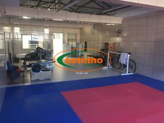 Imagem Casa com 6 Quartos à Venda, 383 m² em Maracanã - Rio De Janeiro Imagem Casa com 6 Quartos à Venda, 383 m² em Maracanã - Rio De Janeiro