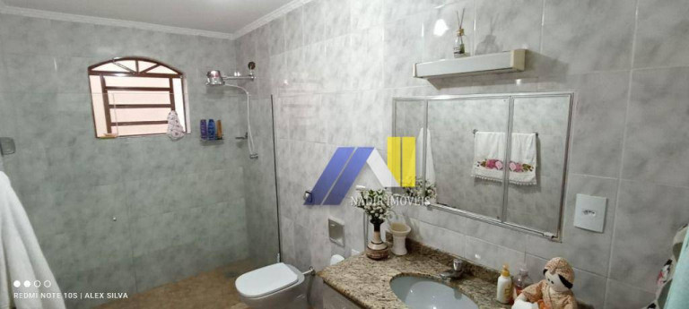 Imagem Casa com 3 Quartos à Venda, 265 m² em Centro - Pouso Alegre Imagem Casa com 3 Quartos à Venda, 265 m² em Centro - Pouso Alegre