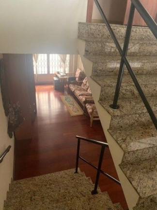 Imagem Casa com 4 Quartos à Venda, 366 m² em Guaíra - Curitiba