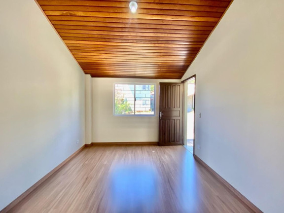 Imagem Casa com 3 Quartos à Venda, 63 m² em Portão - Curitiba