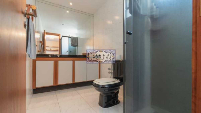 Imagem Cobertura com 3 Quartos à Venda, 400 m² em Lagoa - Rio De Janeiro