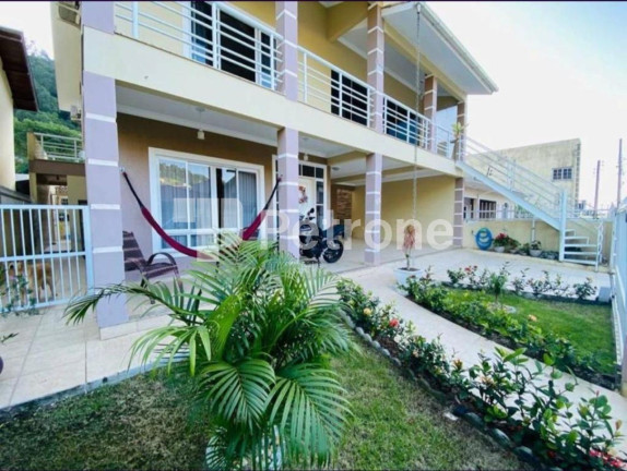 Casa com 3 Quartos à Venda, 340 m² em Calheiros - Governador Celso Ramos