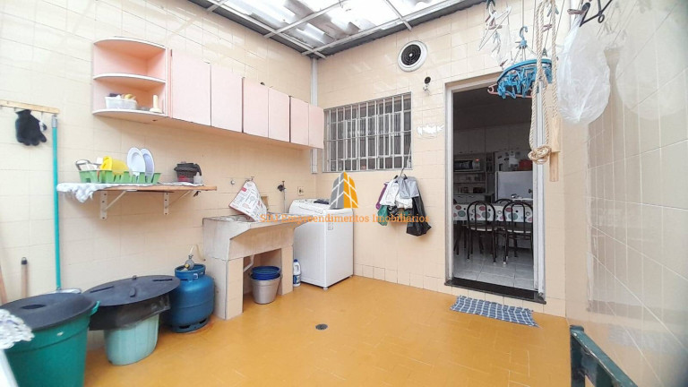 Imagem Casa com 3 Quartos à Venda, 250 m² em Instituto De Previdência - São Paulo Imagem Casa com 3 Quartos à Venda, 250 m² em Instituto De Previdência - São Paulo