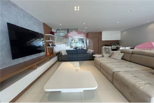 Imagem Casa de Condomínio com 6 Quartos à Venda, 400 m² em Barra Da Tijuca - Rio De Janeiro Imagem Casa de Condomínio com 6 Quartos à Venda, 400 m² em Barra Da Tijuca - Rio De Janeiro