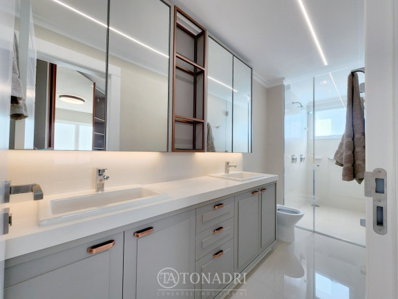 Imagem Imóvel com 4 Quartos à Venda, 277 m² em Centro - Balneário Camboriú Imagem Imóvel com 4 Quartos à Venda, 277 m² em Centro - Balneário Camboriú