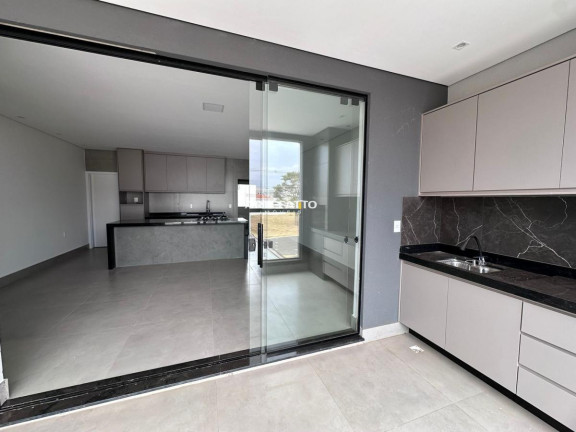 Apartamento com 3 Quartos à Venda, 