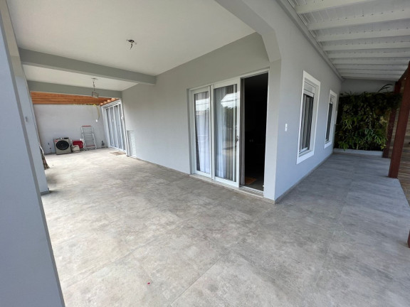Imagem Sobrado com 4 Quartos à Venda, 190 m² em Enseada Da Pinheira - Palhoça Imagem Sobrado com 4 Quartos à Venda, 190 m² em Enseada Da Pinheira - Palhoça