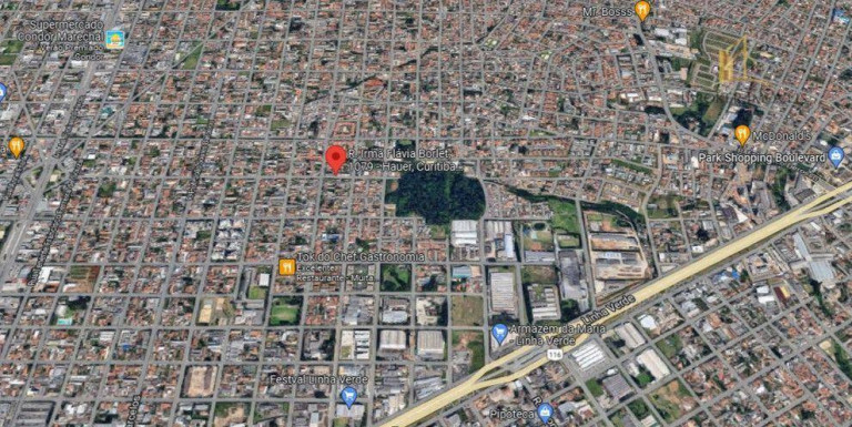 Imagem Terreno à Venda, 675 m² em Hauer - Curitiba Imagem Terreno à Venda, 675 m² em Hauer - Curitiba