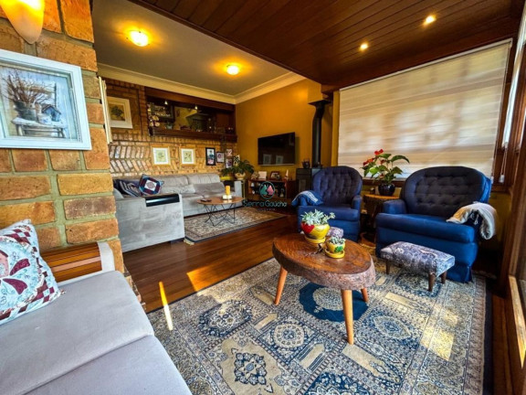 Imagem Casa com 3 Quartos à Venda, 189 m² em Planalto - Gramado