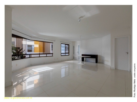 Imagem Imóvel com 3 Quartos à Venda, 165 m² em Vitória - Salvador Imagem Imóvel com 3 Quartos à Venda, 165 m² em Vitória - Salvador
