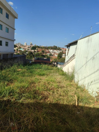 Terreno à Venda, 300 m² em Jardim Ana Paula - Anápolis