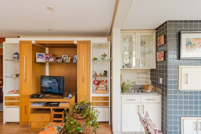 Imagem Apartamento com 3 Quartos à Venda, 94 m² em Petrópolis - Porto Alegre Imagem Apartamento com 3 Quartos à Venda, 94 m² em Petrópolis - Porto Alegre