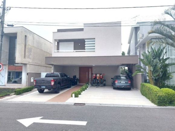 Casa com 3 Quartos à Venda, 263 m² em Pinheirinho - Curitiba