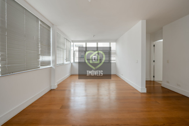 Apartamento com 3 Quartos para Alugar, 240 m² em Santa Cecília - São Paulo