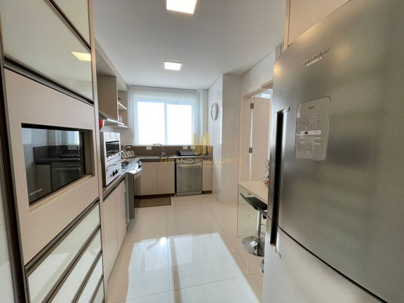 Imagem Apartamento com 3 Quartos à Venda, 152 m² em Centro - Balneário Camboriú Imagem Apartamento com 3 Quartos à Venda, 152 m² em Centro - Balneário Camboriú