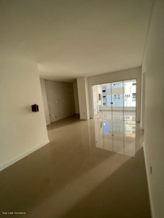 Imagem Imóvel com 3 Quartos à Venda, 92 m² em Meia Praia - Itapema Imagem Imóvel com 3 Quartos à Venda, 92 m² em Meia Praia - Itapema