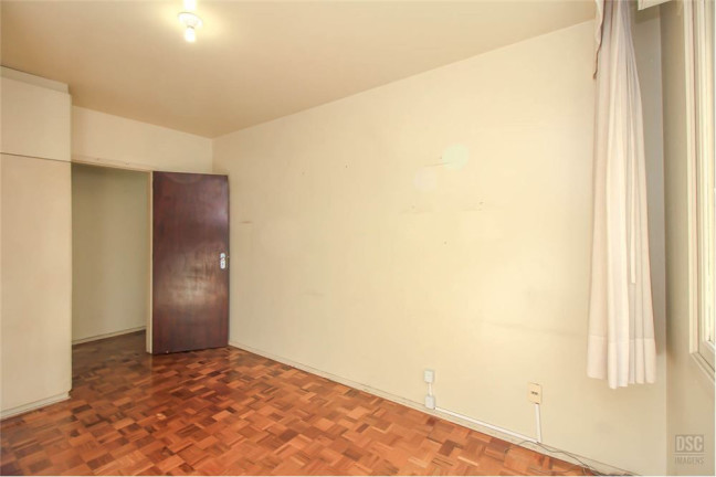 Imagem Imóvel com 3 Quartos à Venda, em Petrópolis - Porto Alegre Imagem Imóvel com 3 Quartos à Venda, em Petrópolis - Porto Alegre