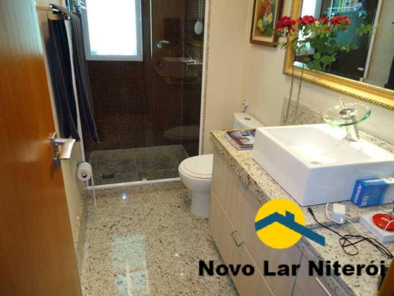 Imagem Apartamento com 4 Quartos à Venda, 226 m² em Charitas - Niterói