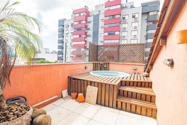 Imagem Cobertura com 3 Quartos à Venda, 134 m² em Santana - Porto Alegre
